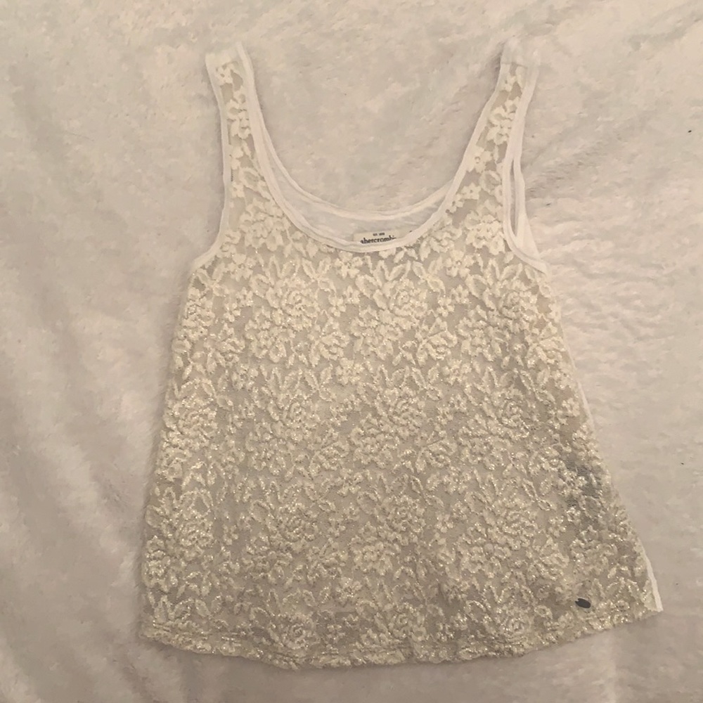 kids top worn once at 18 years old, loose fit
